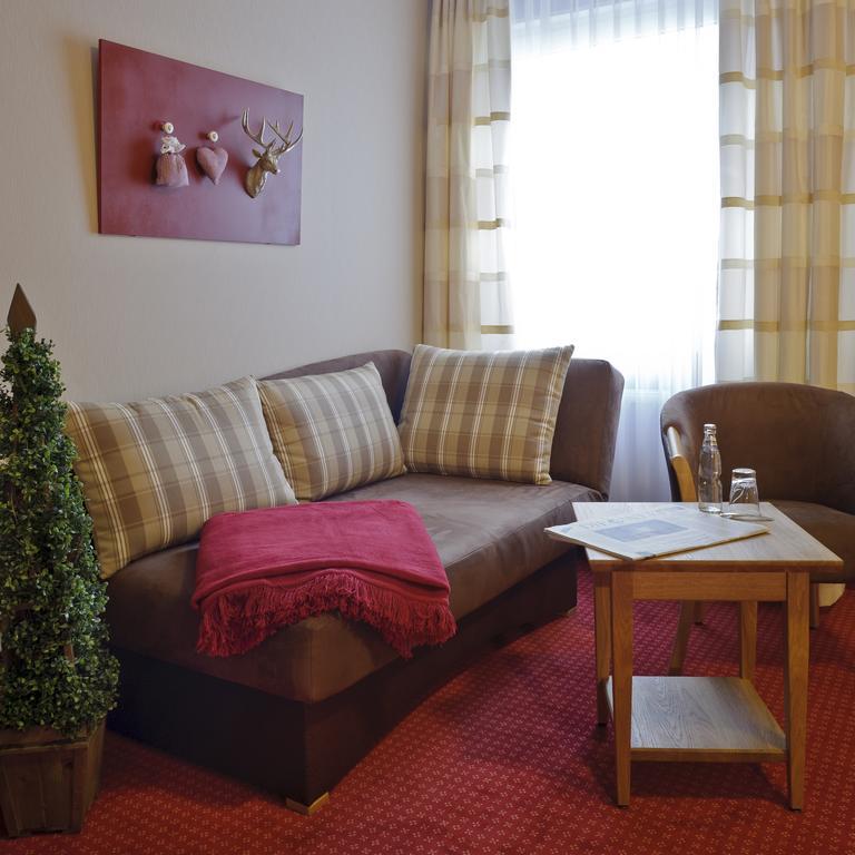 Hotel Pfeffermuehle Borchen Exteriör bild